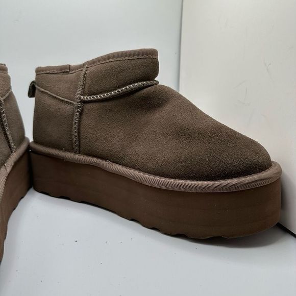 CUSHIONAIRE Women's Genuine Suede pull on platform boot +Memory Foam 8.5 TAUPE - Picture 6 of 7